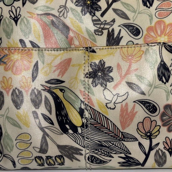 SAKROOTS LIGHT BLUE FLORAL AND BIRD TOTE VYNYL MATERIAL CREAM BREAM BACKGROUND - Picture 7 of 16